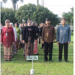 RSUD Prof. Dr. Margono Soekarjo Purwokerto Telah Menggunakan Pakaian Adat